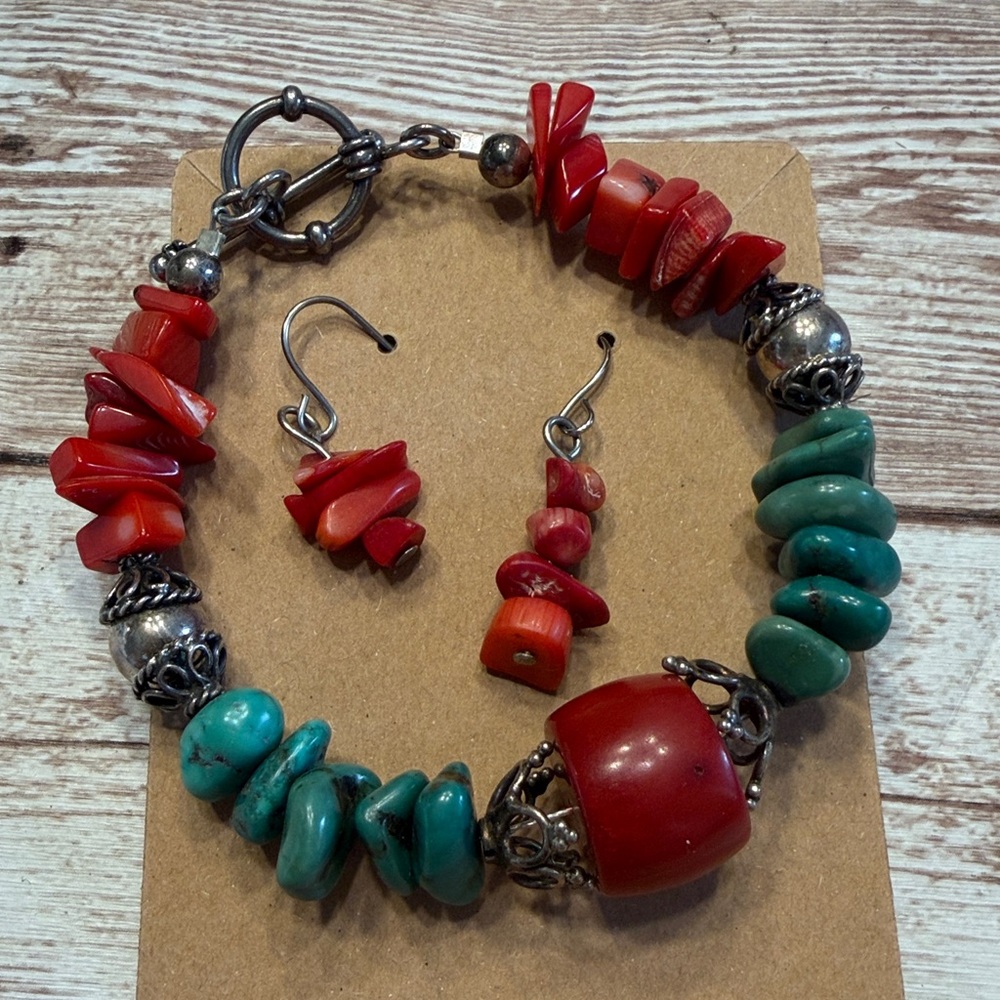 Elegant Red and Turquoise Beaded Jewelry Bracelet & Earrings Set
